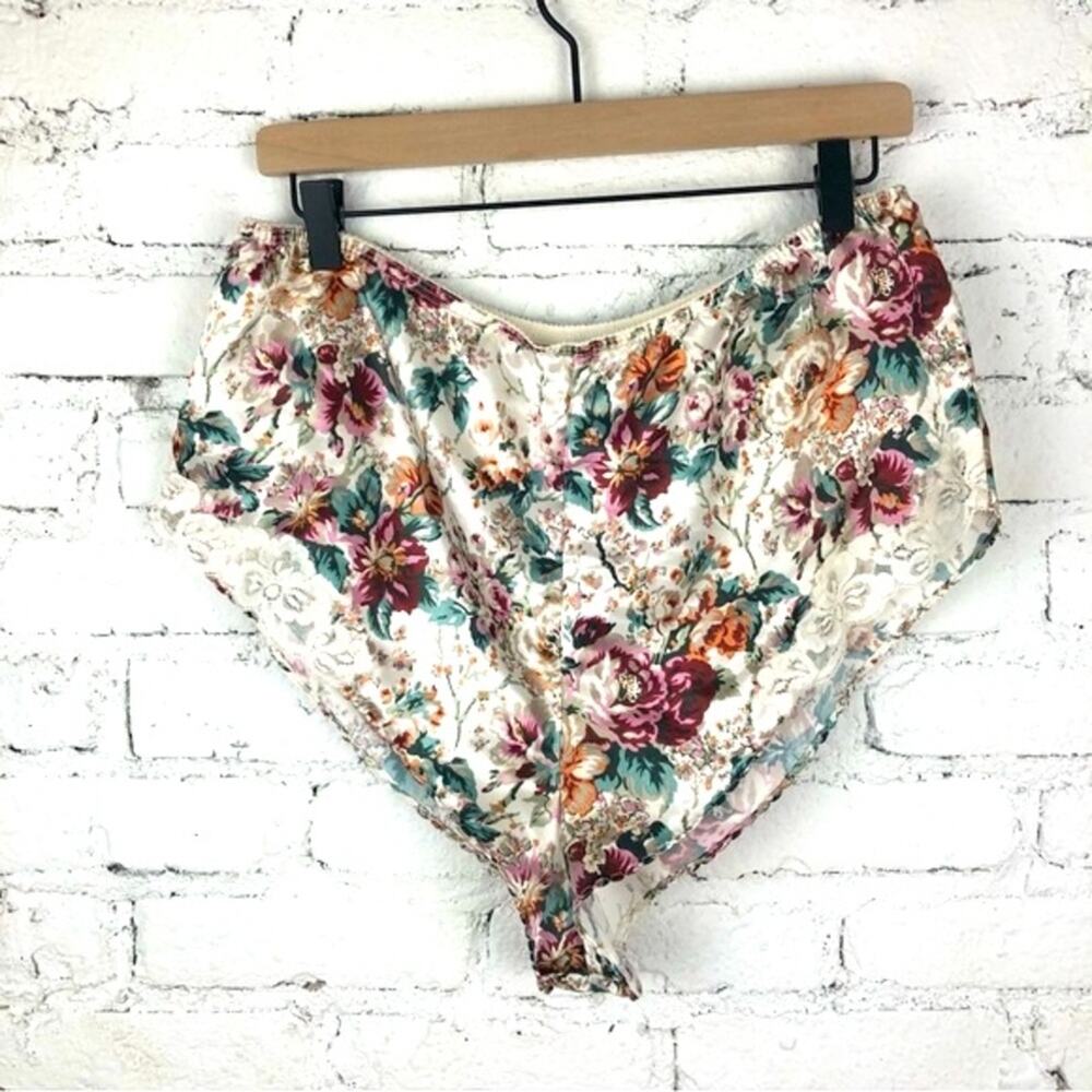 Vintage Escapades Floral Sleep Set - Picture 10 of 10